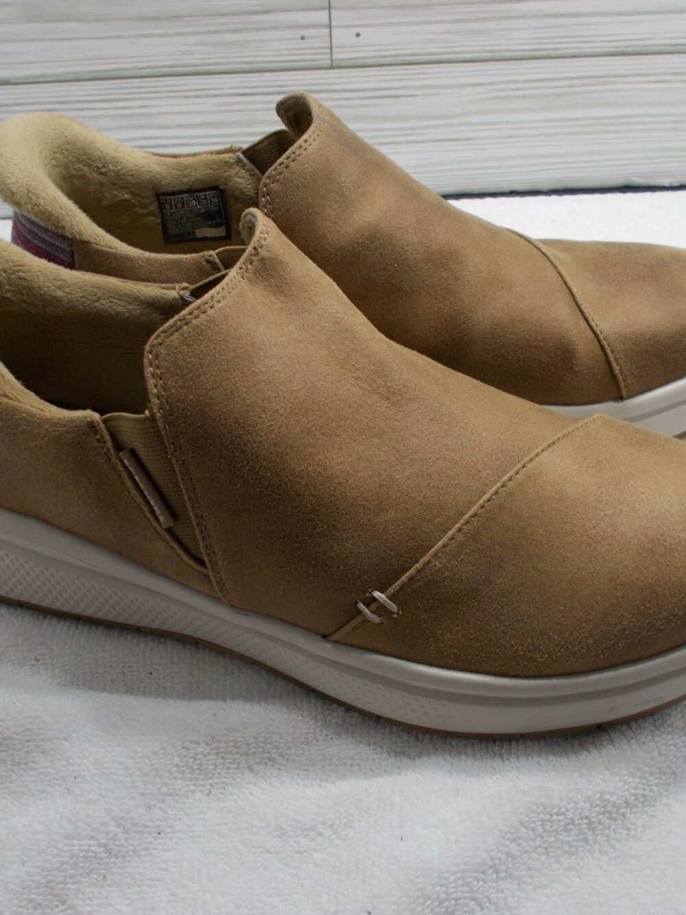 Skechers BOBS Hands Free Slip-Ins Stay Snug Chestnut Women's 9